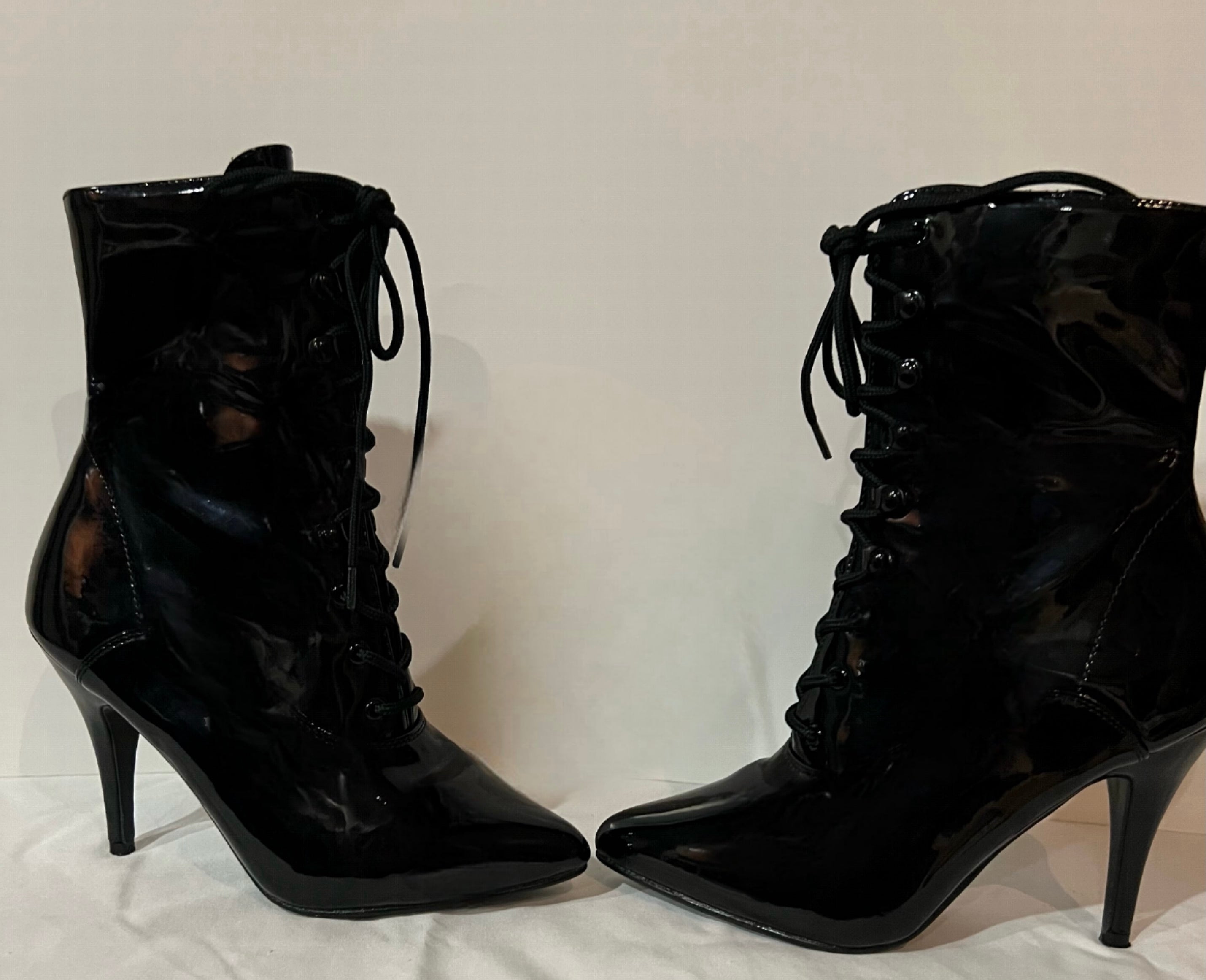 Cute half Boots with zippered side