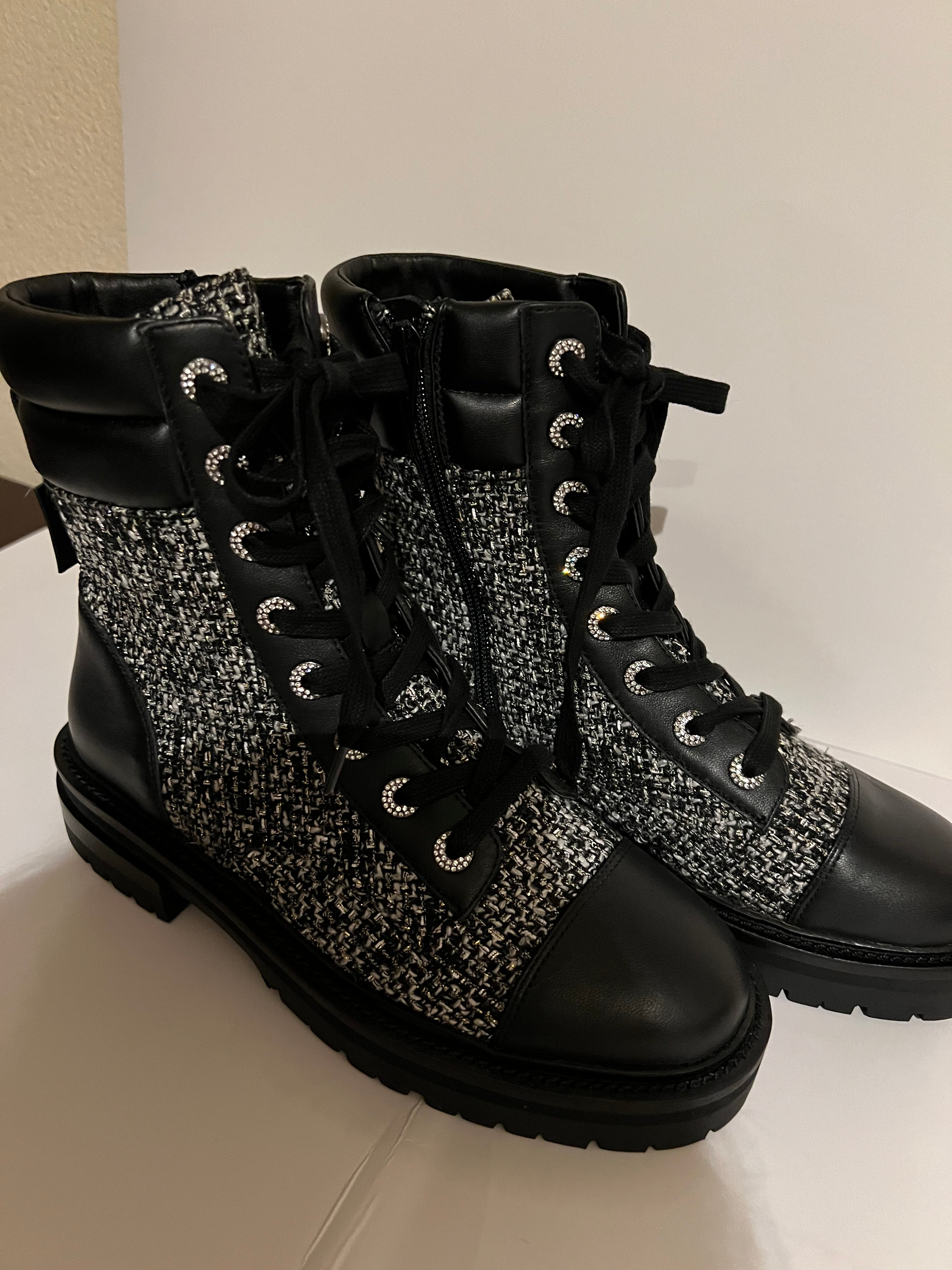 Adorable  famous name brand women’s combat boots