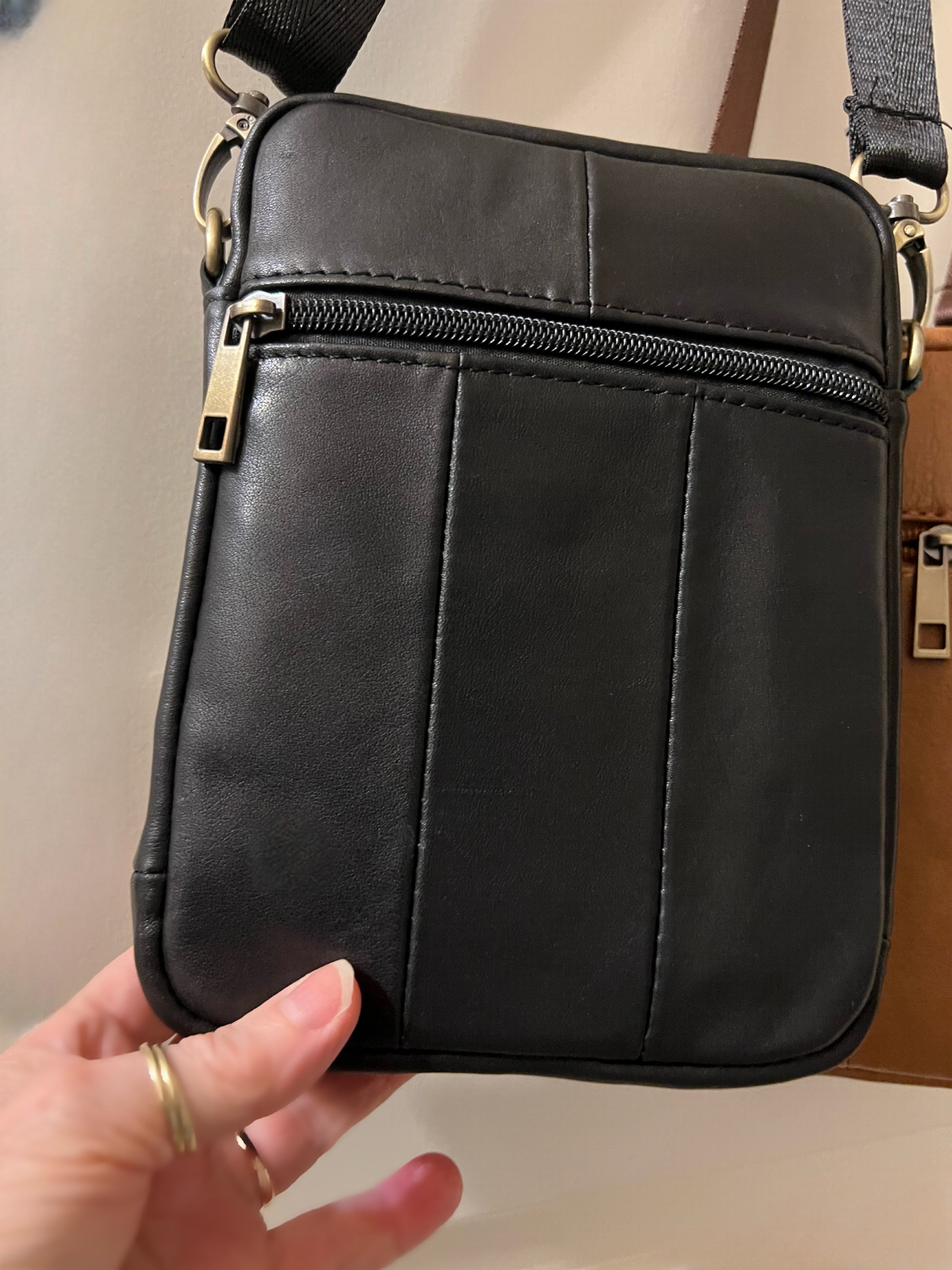 Leather carry all bag for men