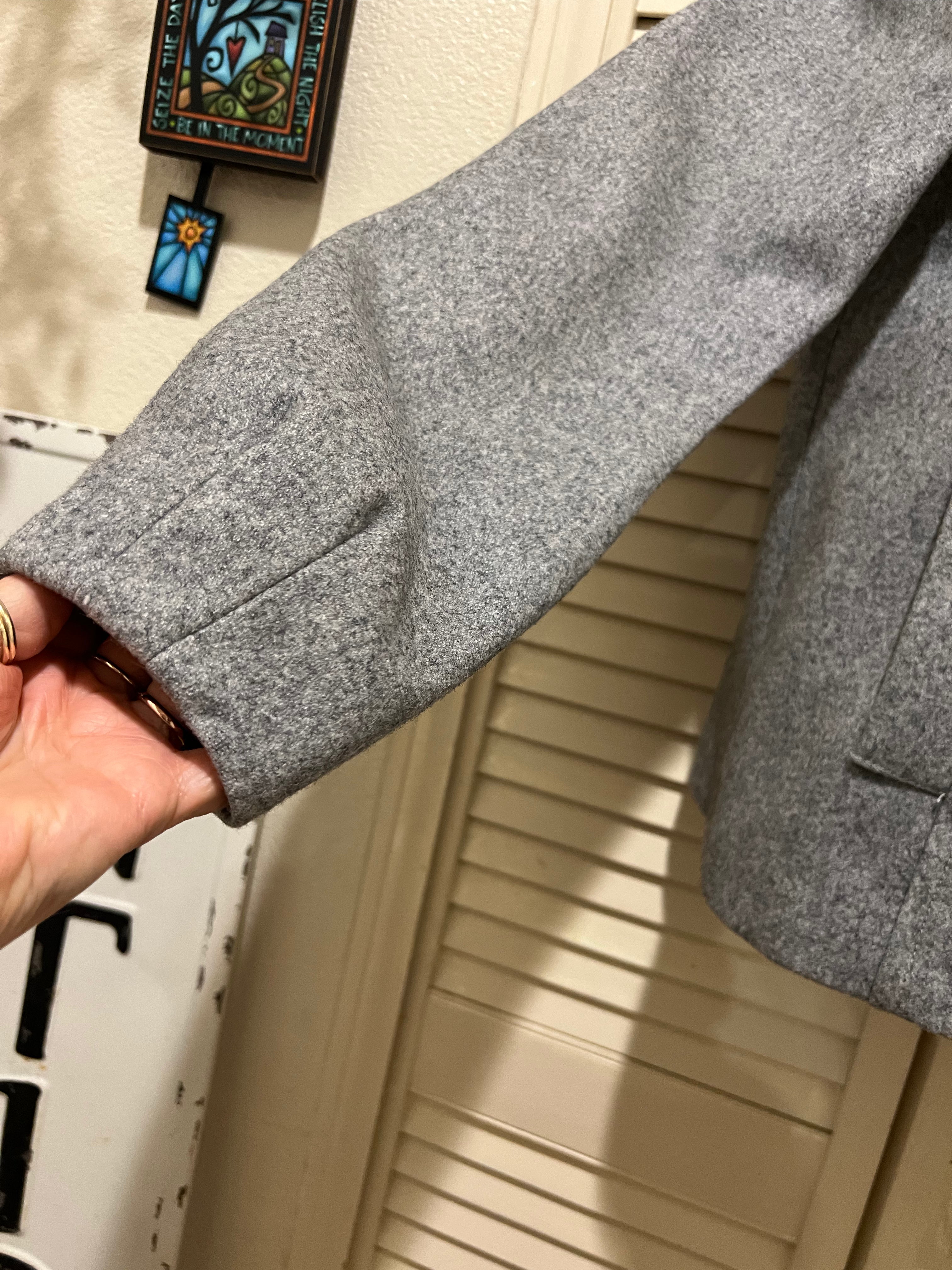 New warm wool grey short coat!